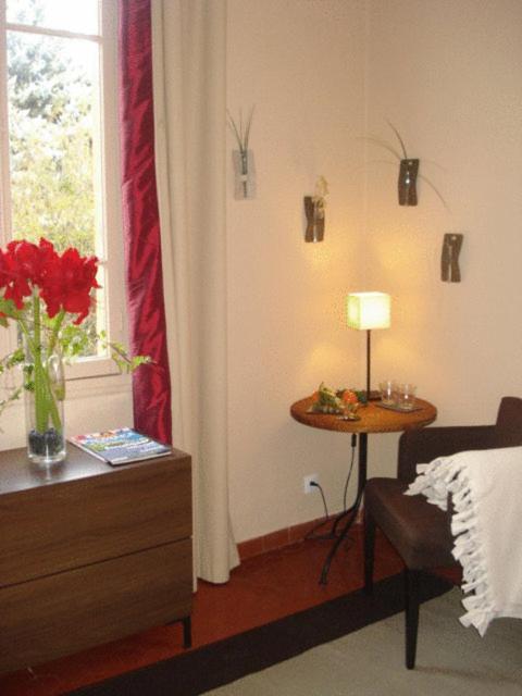 Bed and Breakfast Les Cypres Contes  Zimmer foto